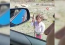 Oha Diyorum - Jandarmaya selam veren minik kız Facebook