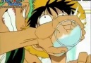 One Piece Komik Sahneler - Luffy Zoronun Bardağına Sümük atıyor