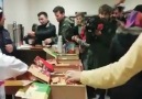 Ordu Altınorduda Millet kıraathanesinde ücretsiz kek dağıtımı başlatı.