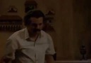Pablo Escobarın Üşüyen Kızı İçin 2 Milyon Doları Yaktığı O An..
