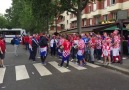 Paris'te karşılıklı tezahüratlar var. #EURO2016