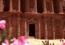 PETRA, A CIDADE ESCAVADA NA ROCHA DO DESERTO