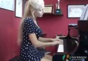 Piyanoya Ayar Veren Hatun