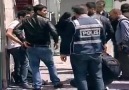POLİS zorla poşu takıp fotoğrafını çekmeye çalıştı