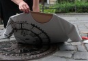 Printing T-Shirts with a Manhole Cover - Berlin with &Follow artFido