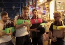 "Şımarık" Şarkısını Şişelere Üfleyerek Çalan Turistler