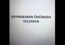 Resmi geçit töreninde öğrenciler