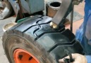 Restoration Of Forklift Tires by Kempens Heftruckbedrijf (KHB)