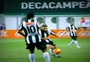 Ronaldinho'dan müthiş pas