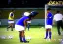 Ronaldinho ● Freestyle ● Crazy Tricks