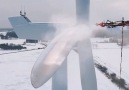 Rüzgar türbini temizleyen dev drone