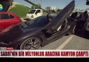 Sabri Sarıoğlu milyonluk arabasıyla kaza yaptı !!!