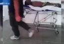 Sahibinin Götürüldüğü Ambulansı Takip Eden Vefakar Köpek!