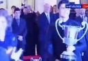 Sakız çiğneyen Ronaldo, Kraliçeyi Karşında görürse :)
