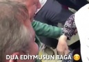 Sana diktatör diyenin yüzüne tukureyim