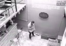 SANDALYEYE DİKKAT! ÜRPERTİCİ... :(