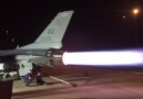 Segura esse insano afterburner do F-16