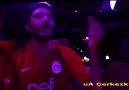 Sesi yanik insanlari sevin.. )