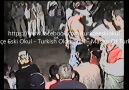 sizce videodaki tişörtsüz break dans yapan mc  kim ?? 90'lar