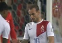 Sneijder'in Türkiye'ye golü ve gole sevinmemesi !