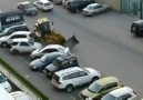 Sokağa Giren Buldozer 7 arabaya Çarptıktan Sonra Durabildi