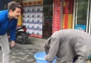 Sokakta Kafasını Yıkayan Adamı Trolleyen Canjevo