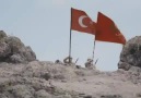 Suriye (Bayırbucak'ta) Siperde Yazılan Şiir:  "ALBAYRAK"