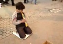 Suriyeli Muhammerin Çark Caddesinde acı dolu melodikası