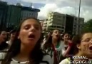 Taksim'e Çıkıp Sevgi Föşkürmesi Yaşayan Justin Bieber Hayranları