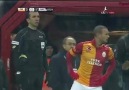 Tarihte bugün Wesley Galatasaray da. Sneijderin ilk maçı.