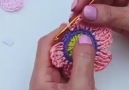 Tejer flores a crochet nunca fue tan fcil.Mira el paso a paso aqui Grupo