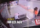 Telefonuna bakan kadın depo kapısından içeri düştü