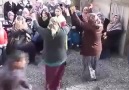 Teyzelerden Davullu Zurnalı Yatcaz Kalkcaz Dansı