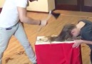 This Russian hairstylist cuts his clients hair with an... axe