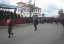 Tören yürüyüşünde gaza gelen okul müdürü :))