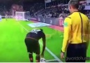 Tribünden Ekmek Attılar Bakın Ne Yaptı ) <3