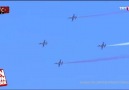 Türk Yıldızlarının gösteri uçuşu nefes kesti