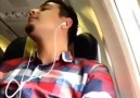Uçaktayken, telefonu asla uçak modundan çıkarmayalım :) ( sosyal