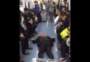 Ufak Bir Çakallıkla Metroda Koltuk Kapmak