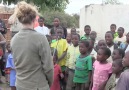 Unimetre - İlk defa keman sesi duyan Afrikalı çocukların...