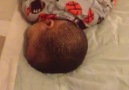 Uyuyan Bebeğe Sevdiği Müzik Dinletilirse.. :))