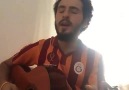 Vaaaay Gomis bestesini bir de gitarla dinleyin. Efsane olmuş