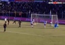 Veysel Sarı'dan kaleciye vücut çalımı ve gol