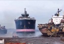 Video compilation of ships' beaching and incidents at sea