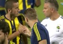 VİDEO  Vitor Pereira maç sonu oyuncuları tek tek tebrik etti !