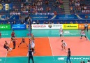 #VolleyballRally - What an insane volleyball rally between USA...