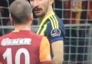 Wesley Sneijder'den sırasıyla Mehmet Topal ve Volkana ayar :D