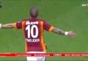 Wesley Sneijder'in iki muhteşem füzesi