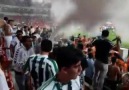 Yangın tüpüyle kutlama yapan Konyaspor taraftarı