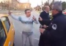 Yapıcı uzlaşmacı her tür sürücüye güven veren trafik polisi.